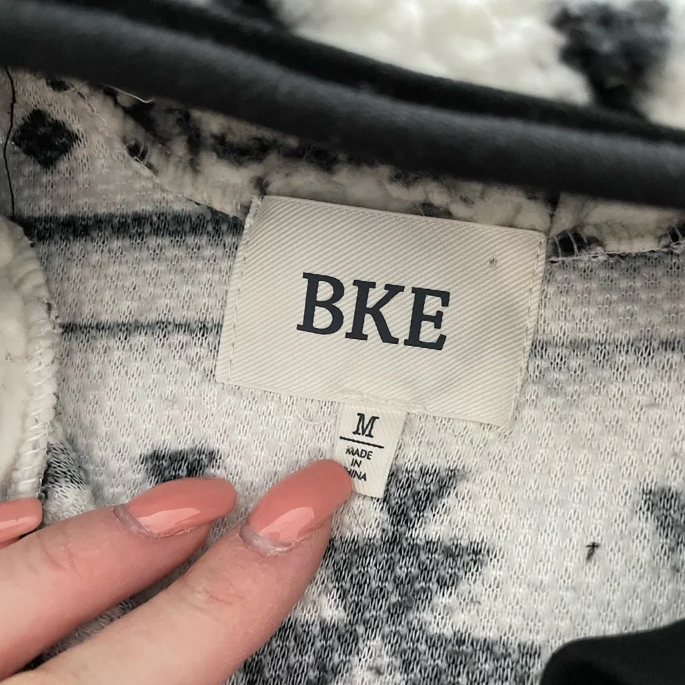 Aztec Fleece - Picture 3 of 3